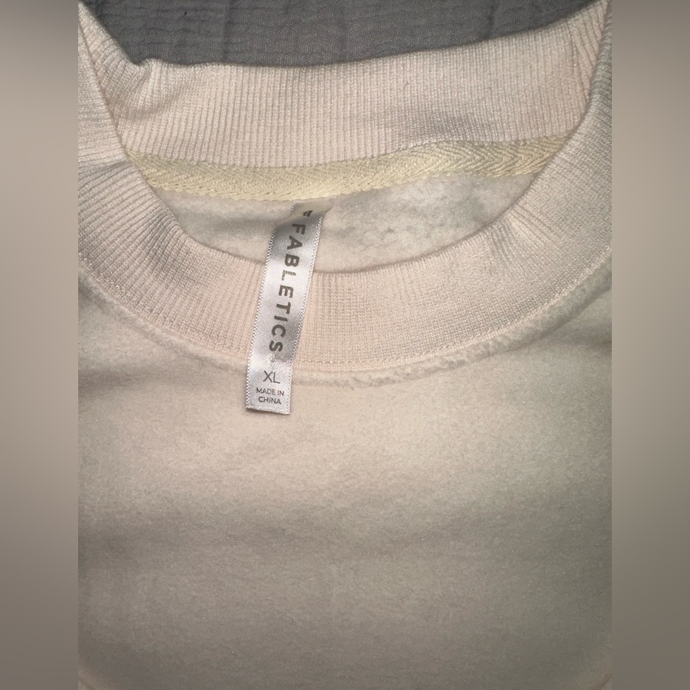 NWOT- Fabletics Polar Fleece Rayon Size XL - Picture 2 of 4